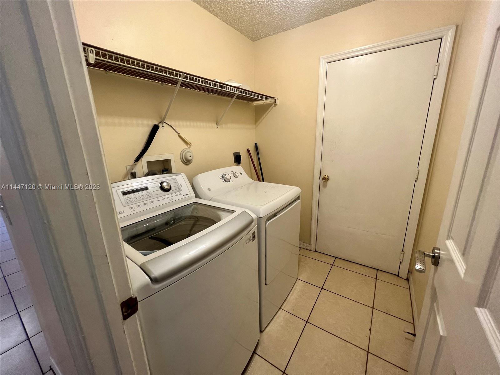CENTEX-REPLAT OF A PORTIO - Residential Lease