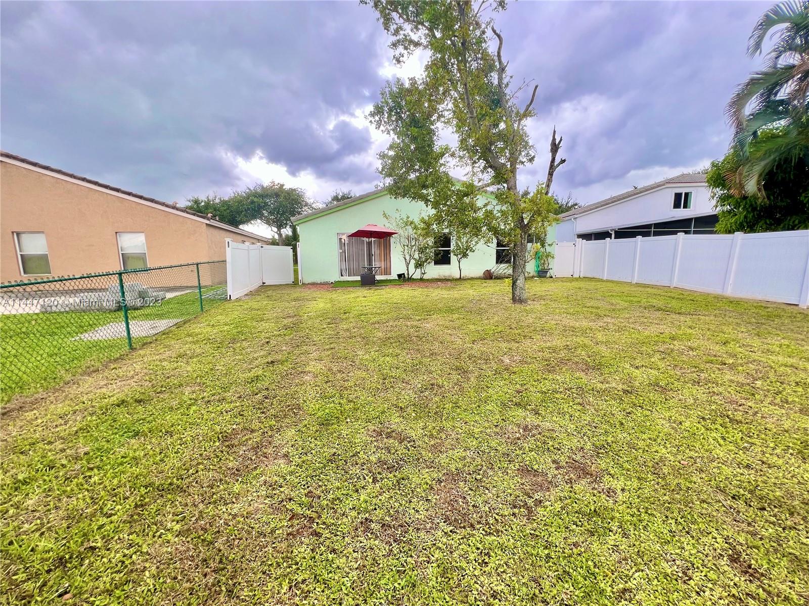 CENTEX-REPLAT OF A PORTIO - Residential Lease