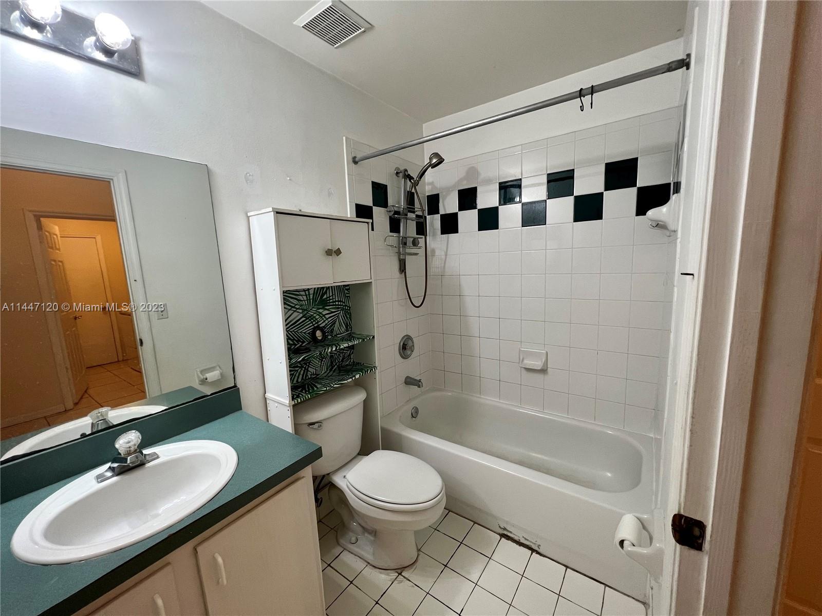 CENTEX-REPLAT OF A PORTIO - Residential Lease