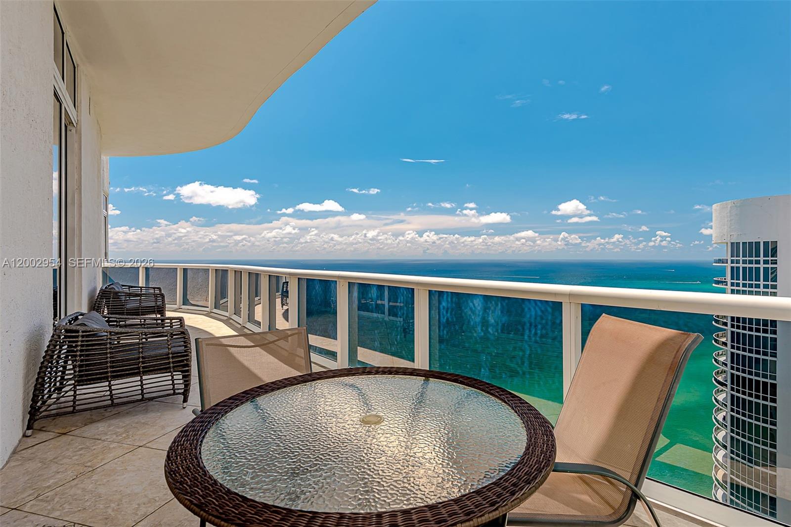 TDR TOWER II CONDO - Residential
