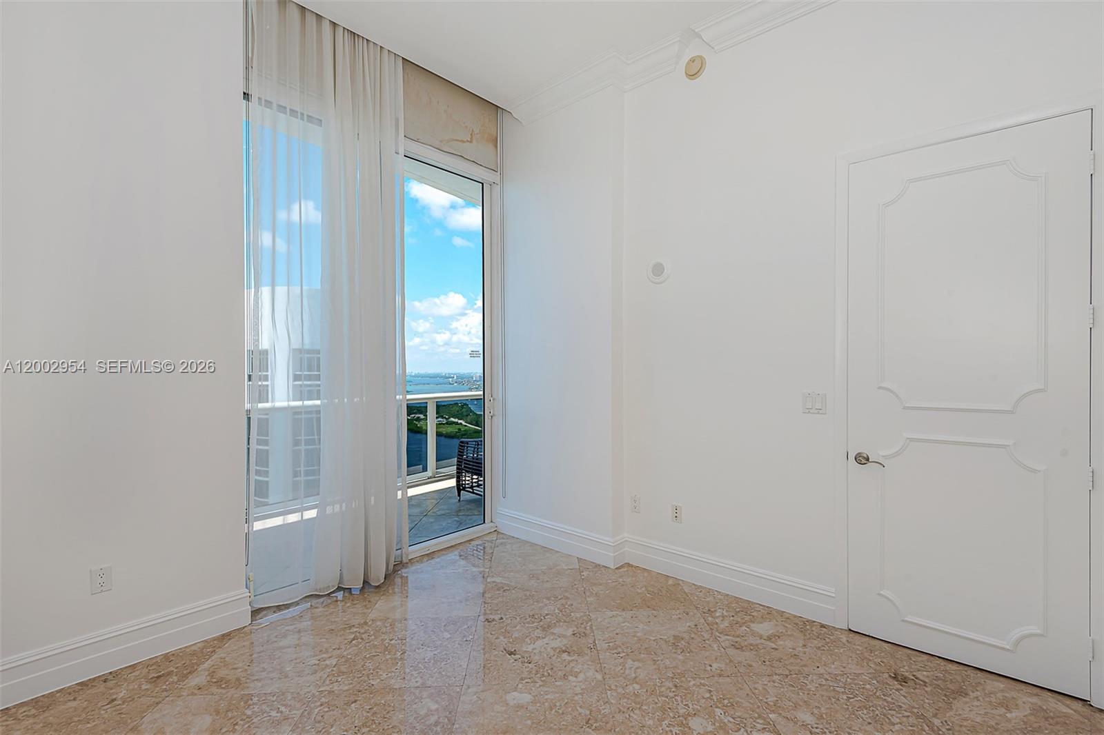 TDR TOWER II CONDO - Residential