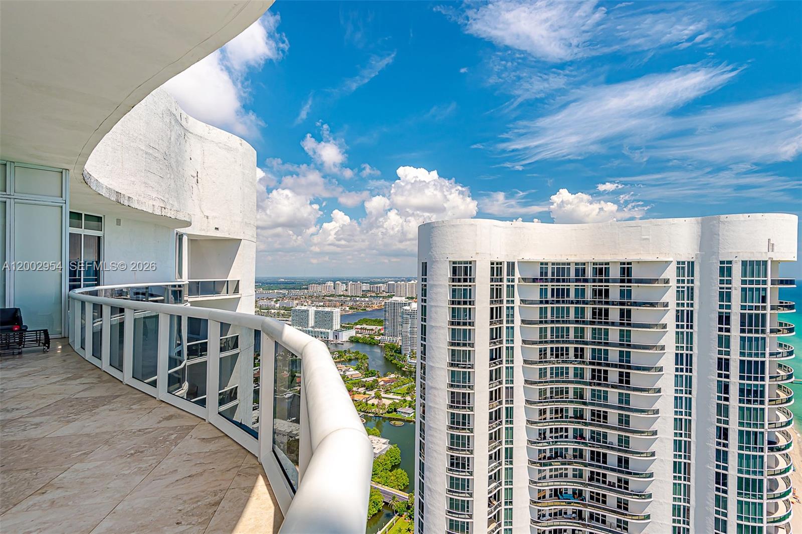 TDR TOWER II CONDO - Residential