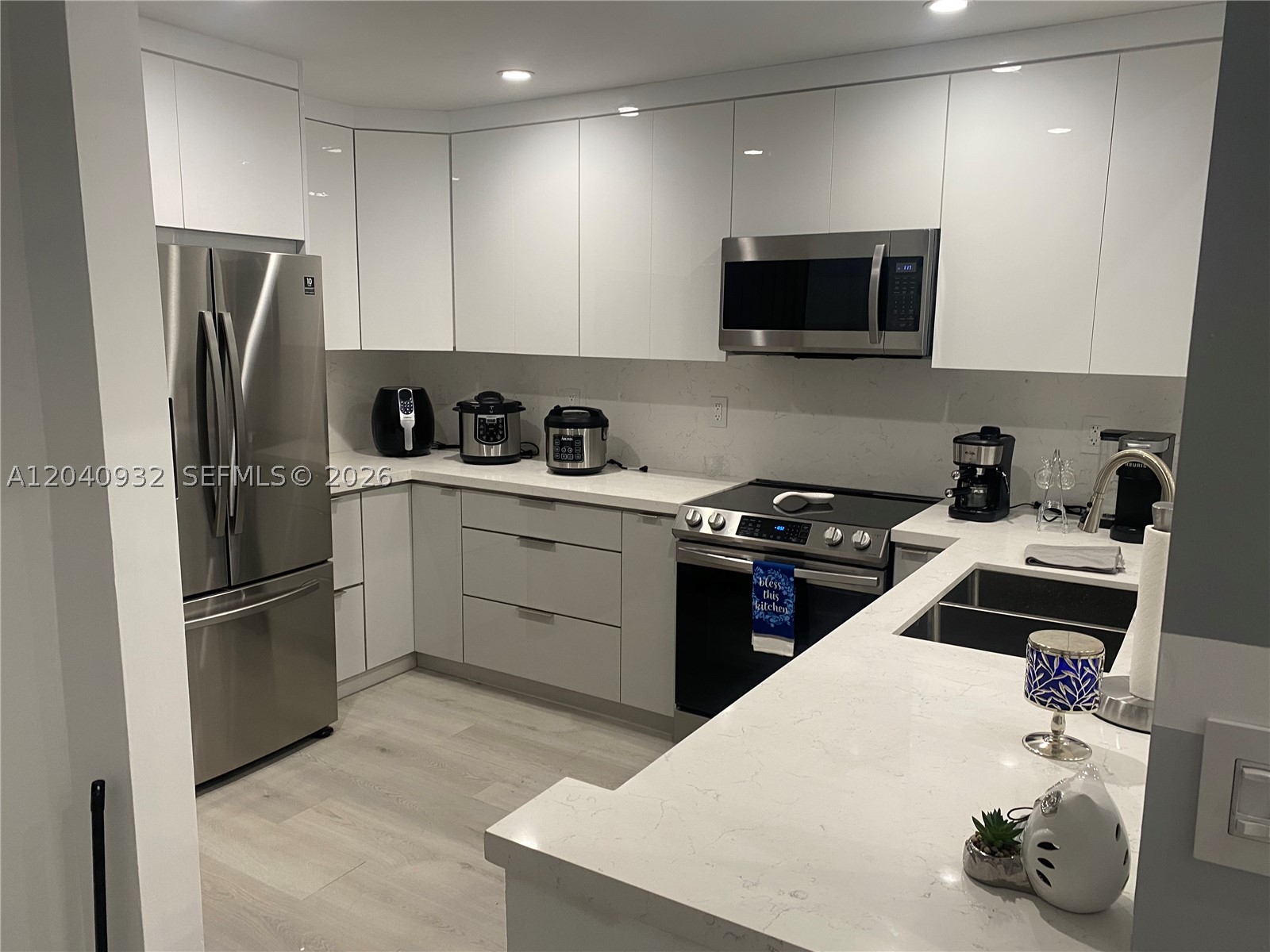 FAIRWAY GREENS CONDO HOME - Residential