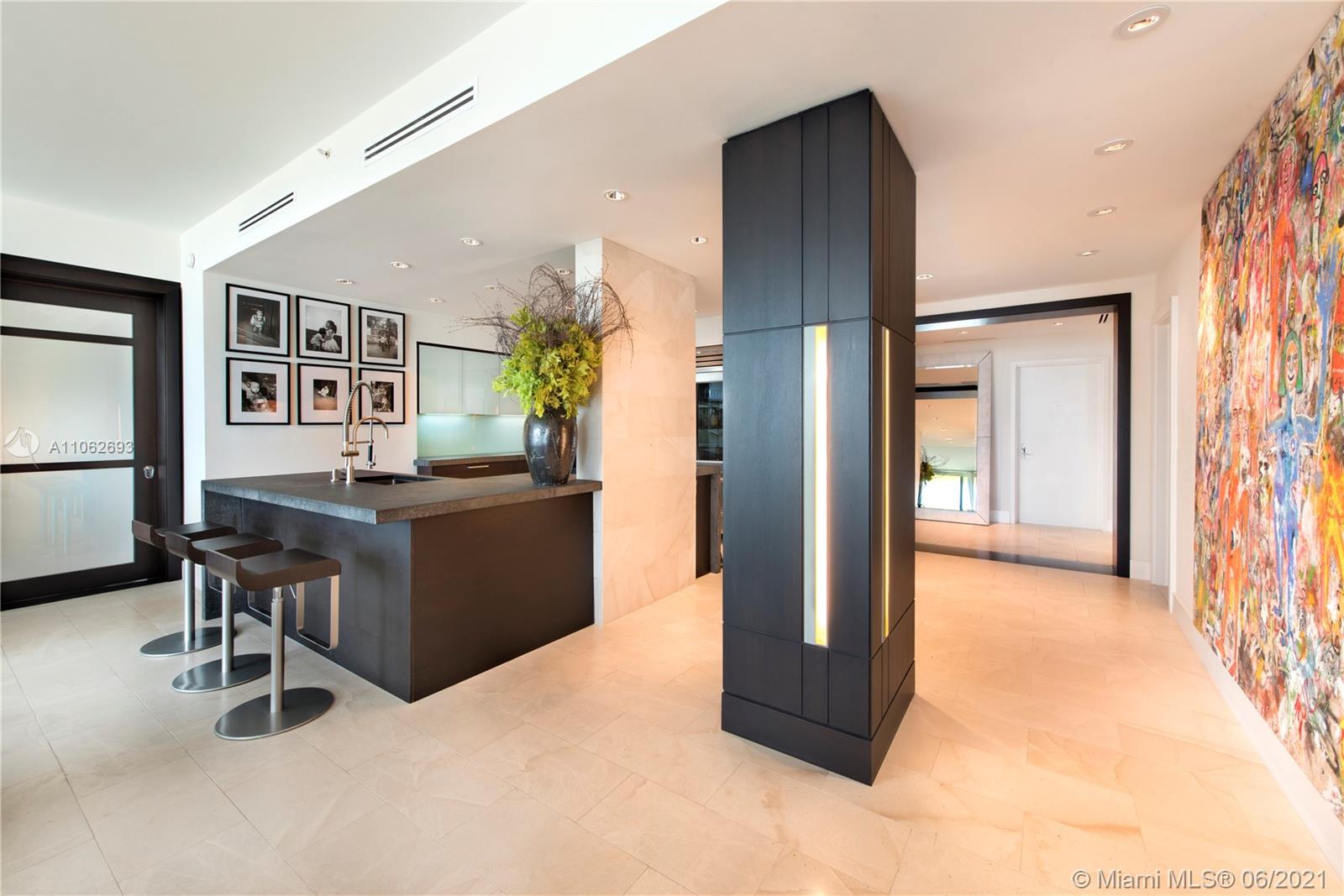 IL VILLAGGIO ON SOUTH BEA - Residential