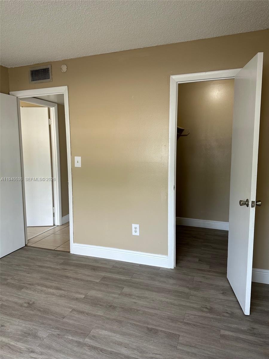 MONTECARLO CONDO - Residential