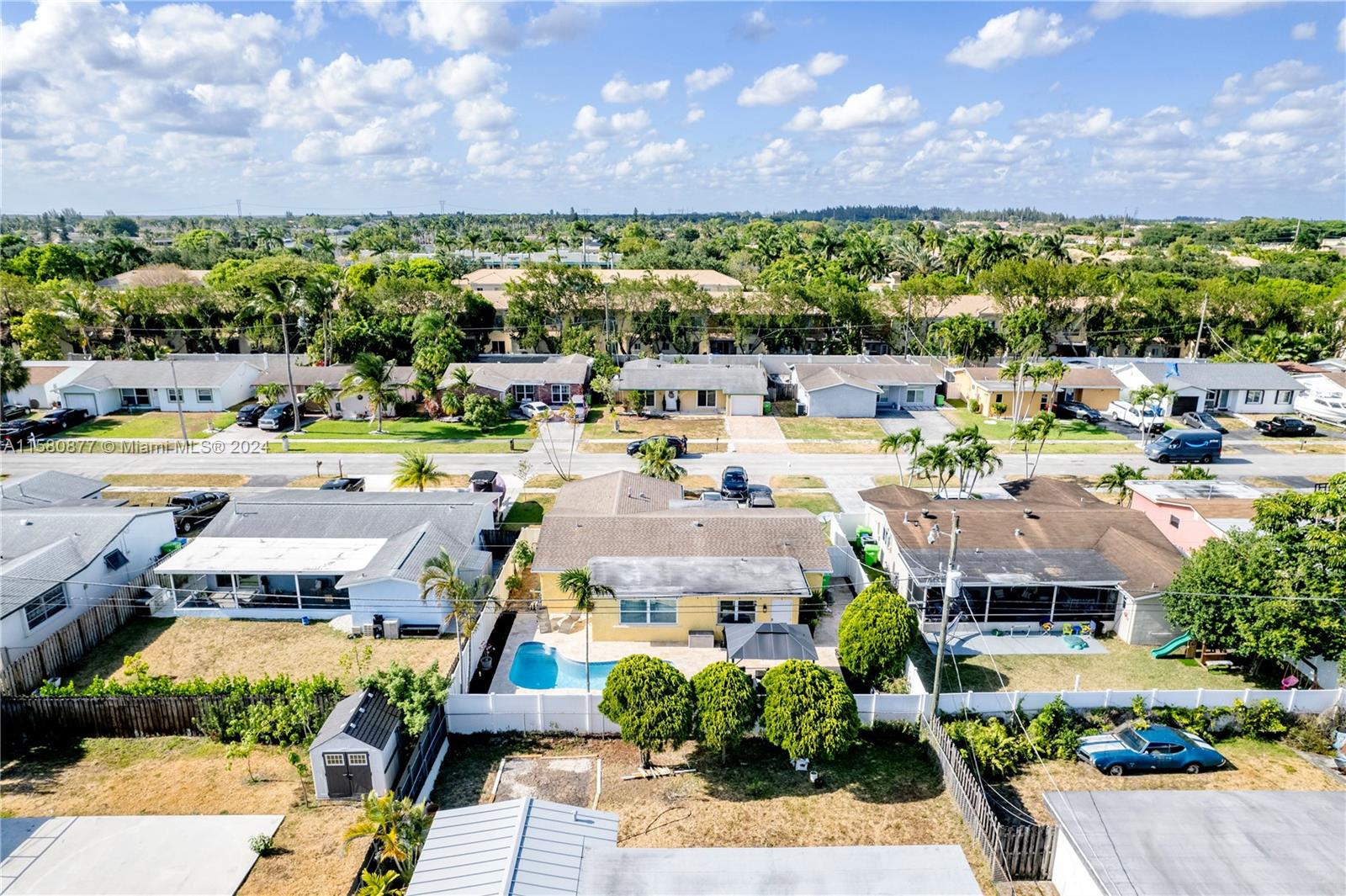 SUNRISE GOLF VILLAGE SEC - Residential