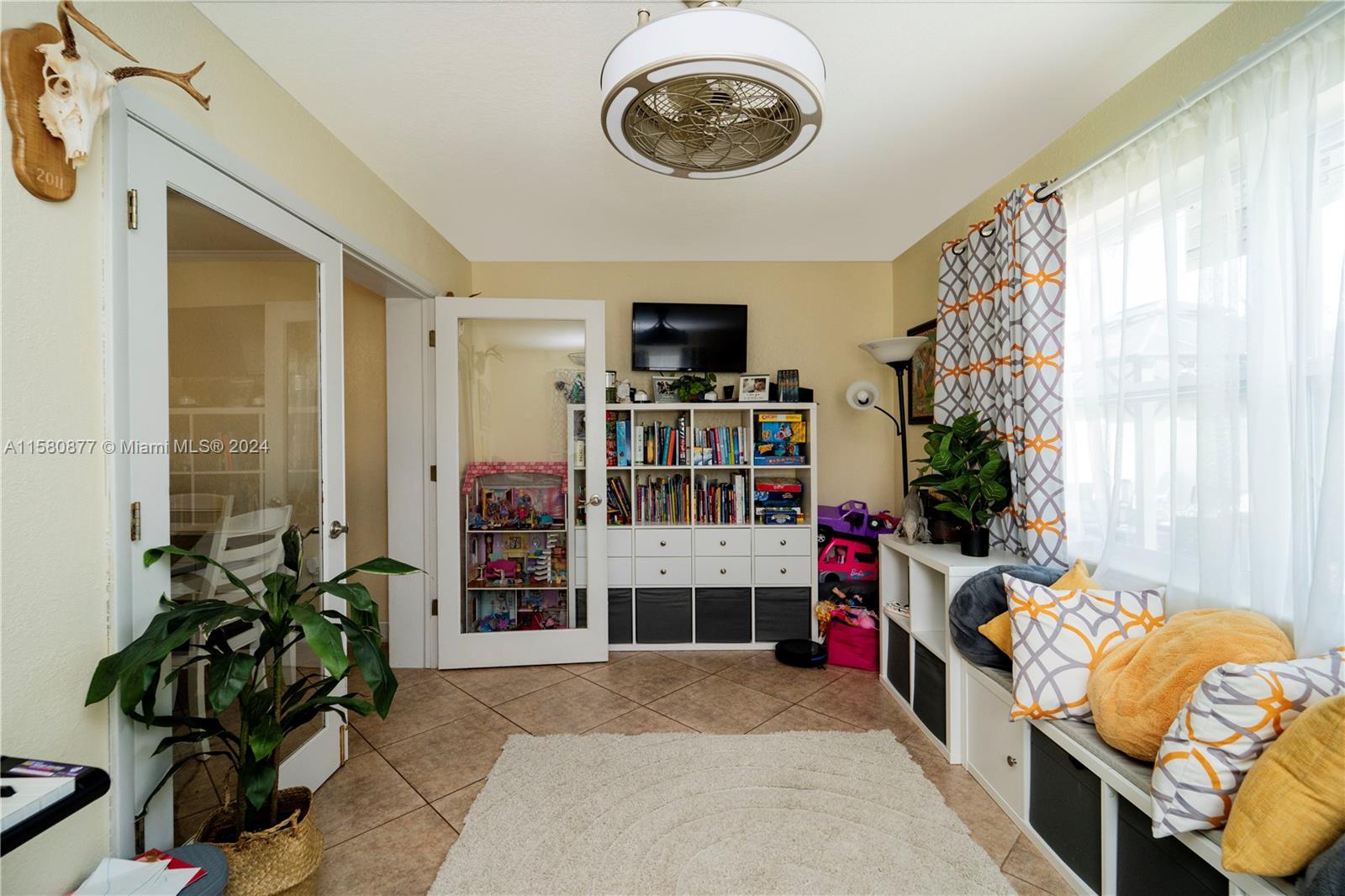 SUNRISE GOLF VILLAGE SEC - Residential