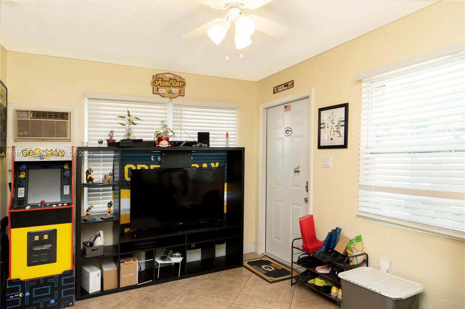 SUNRISE GOLF VILLAGE SEC - Residential