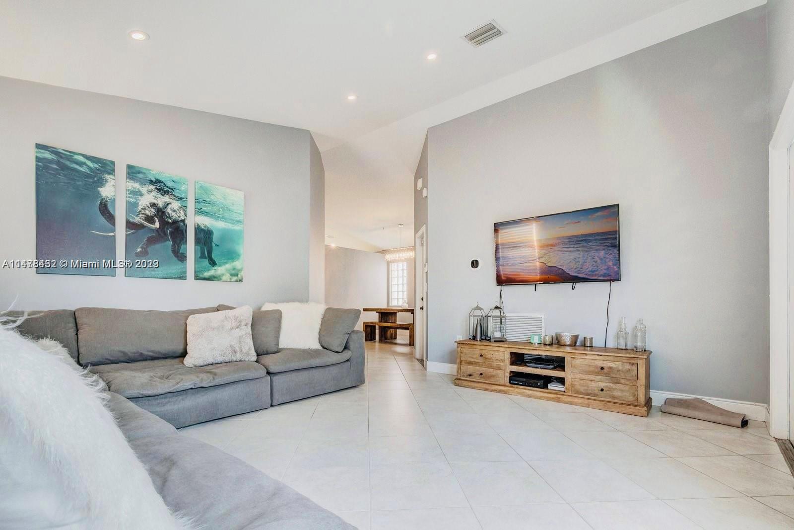 LAKES BY THE BAY SEC 12 - Residential Lease