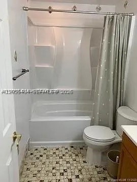 HORIZONS WEST CONDO #5 - Residential