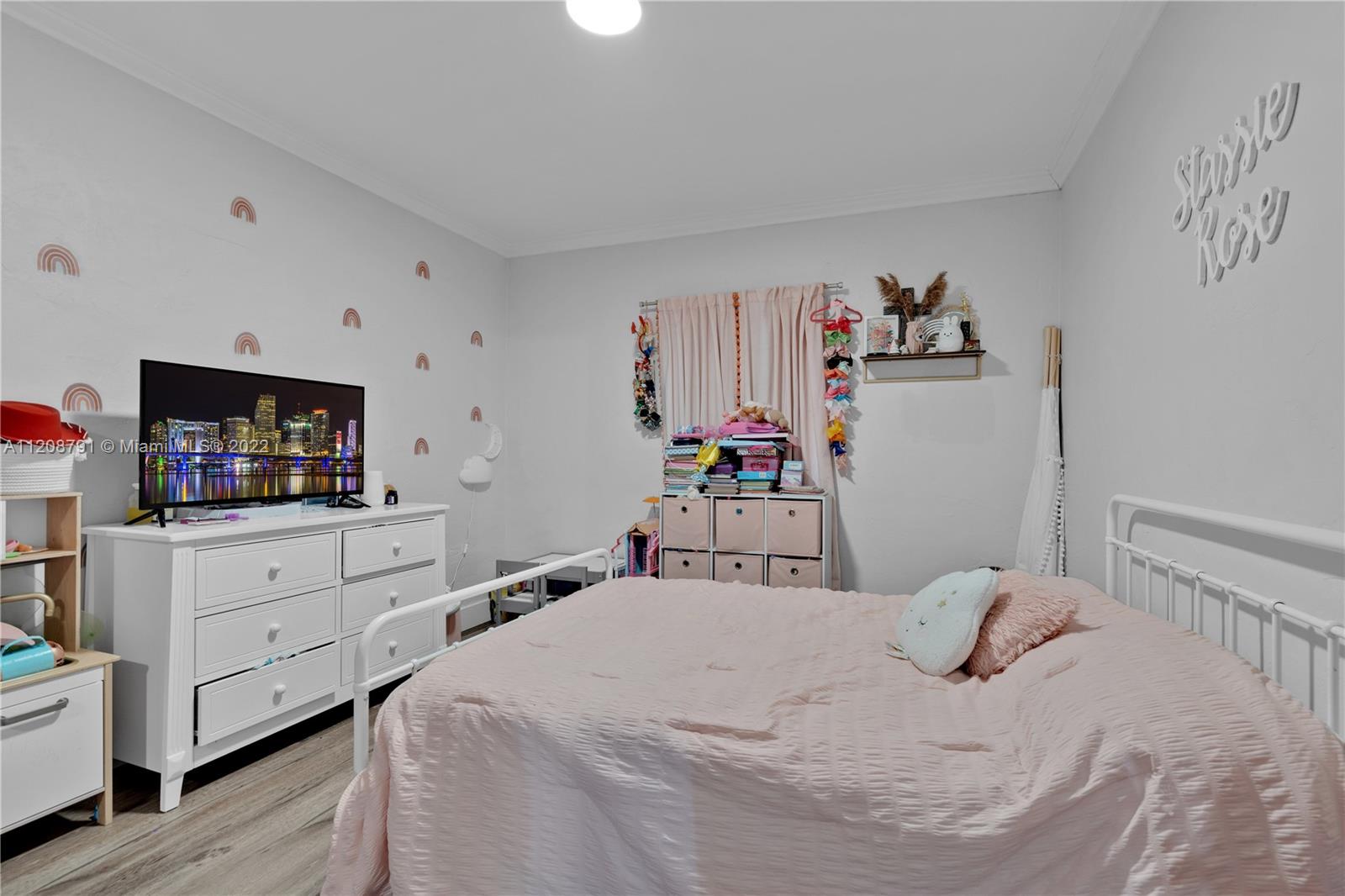 LONDON TERR 1ST ADDN - Residential