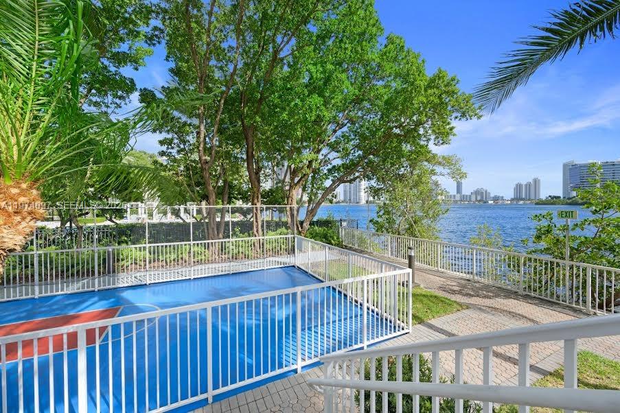 THE PENINSULA CONDO - Residential