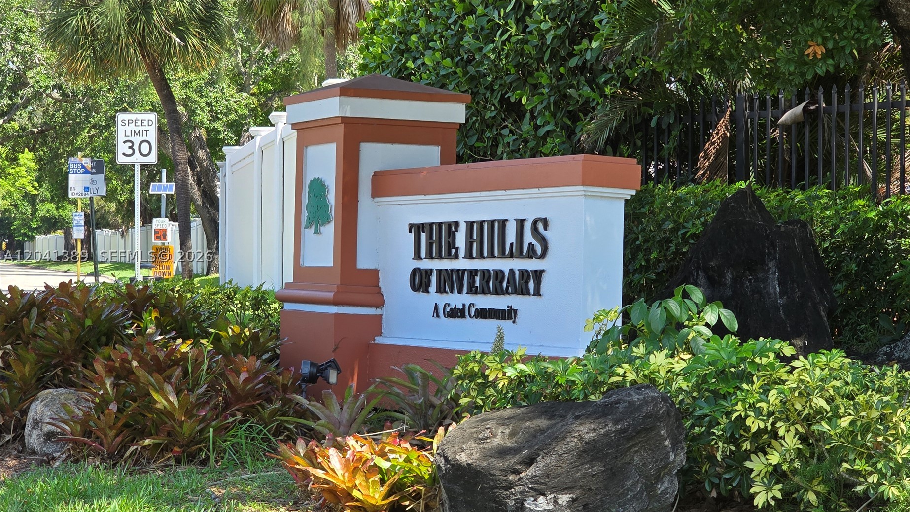 HILLS OF INVERRARY TRACT - Residential