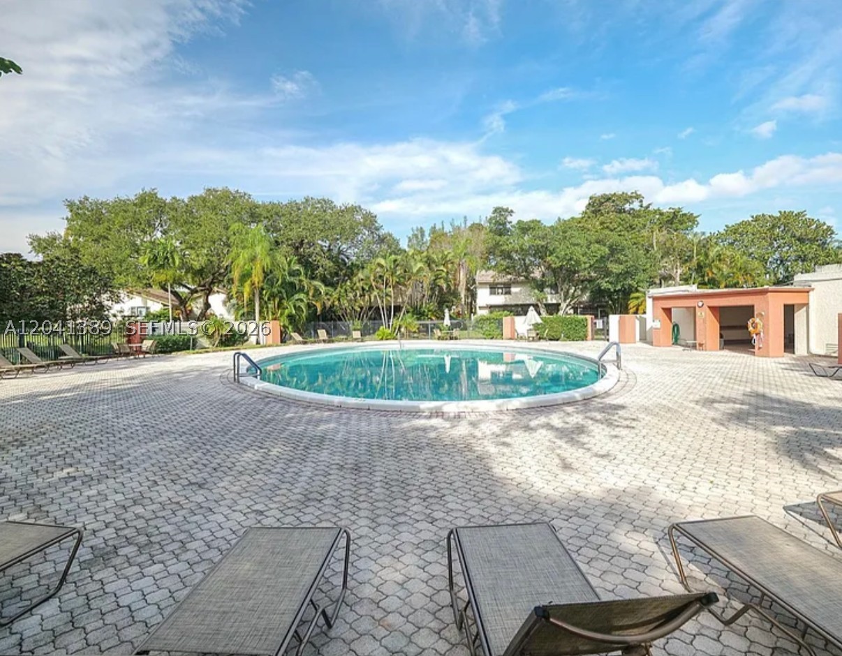 HILLS OF INVERRARY TRACT - Residential