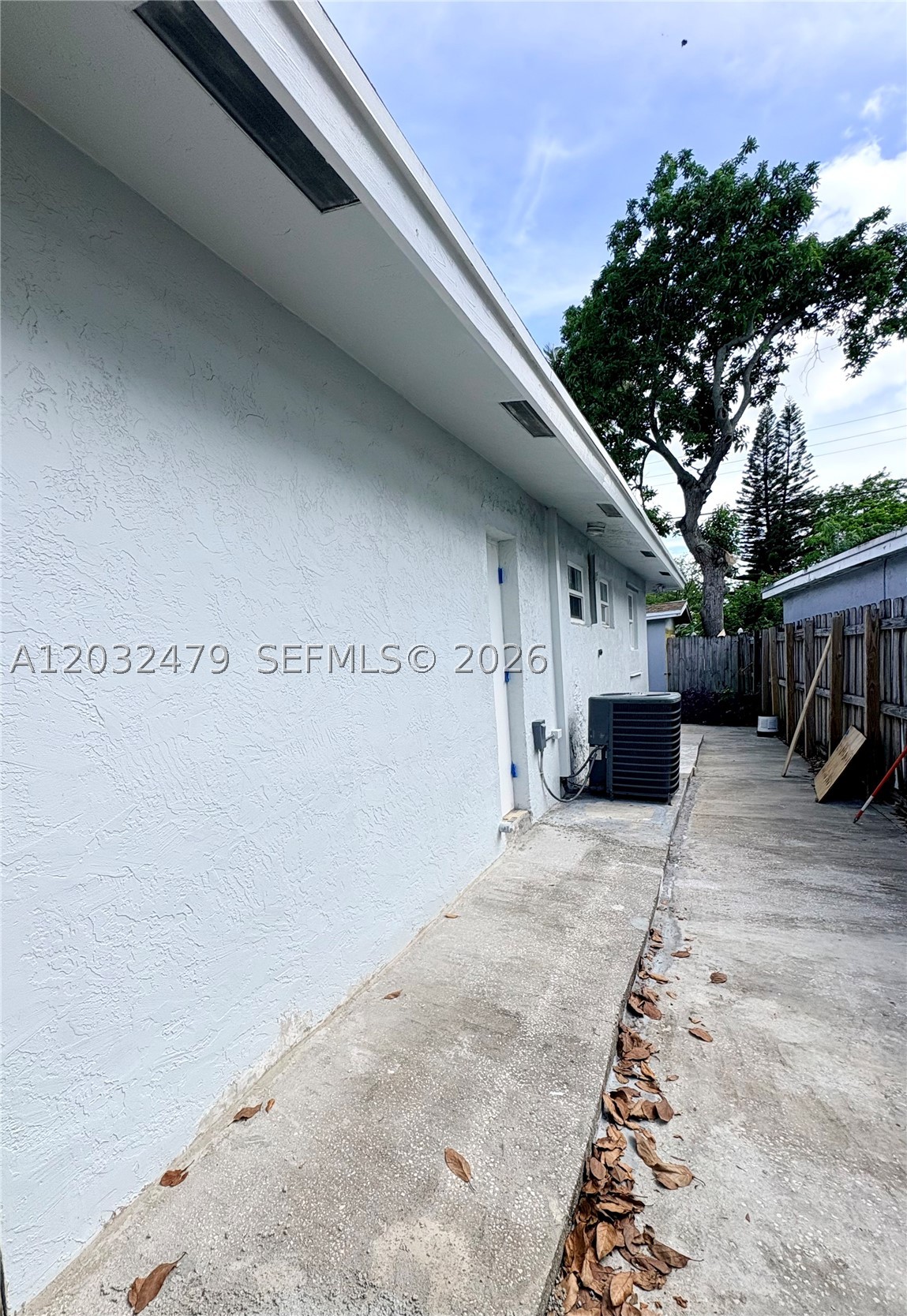 HOLLYWOOD BEACH HEIGHTS S - Residential Lease