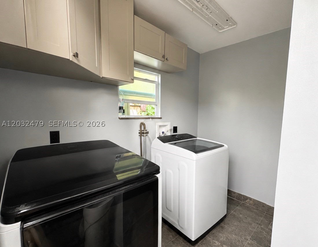 HOLLYWOOD BEACH HEIGHTS S - Residential Lease