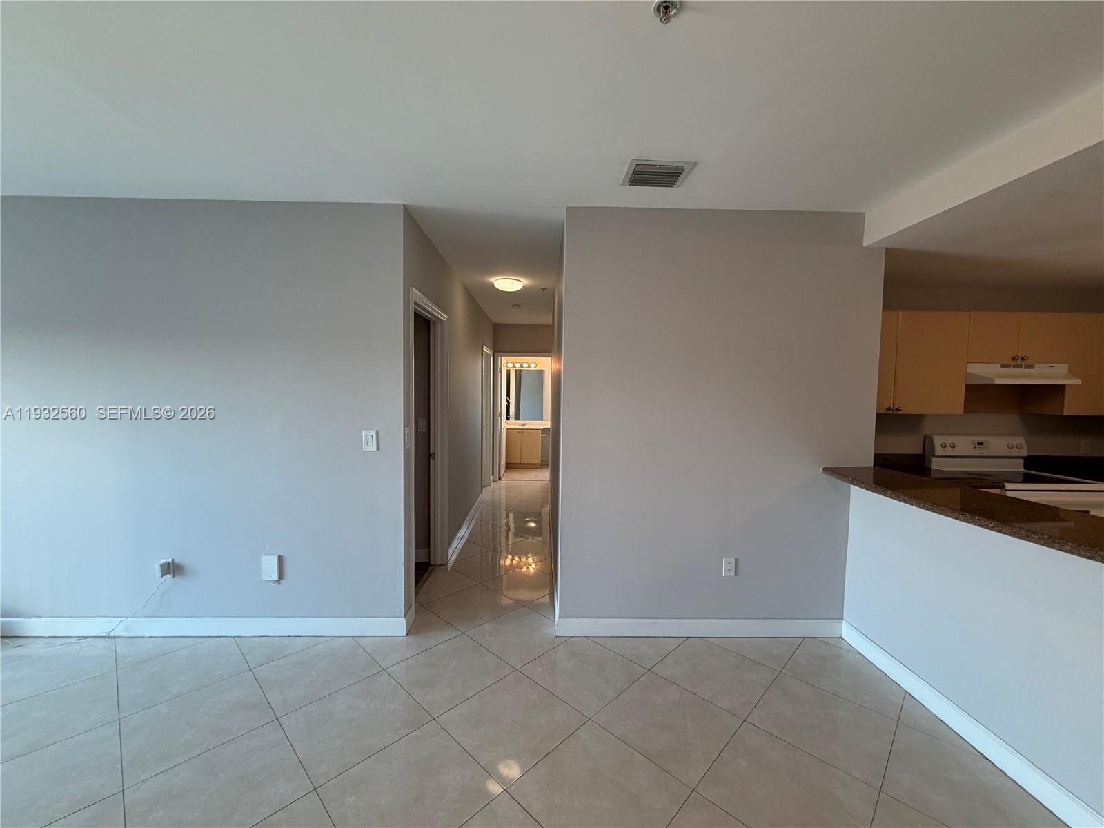 SHAMROCK BY THE GABLES CO - Residential Lease