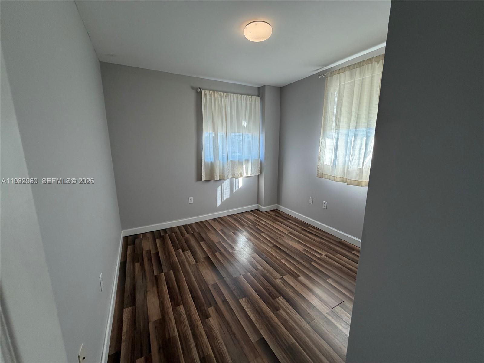 SHAMROCK BY THE GABLES CO - Residential Lease
