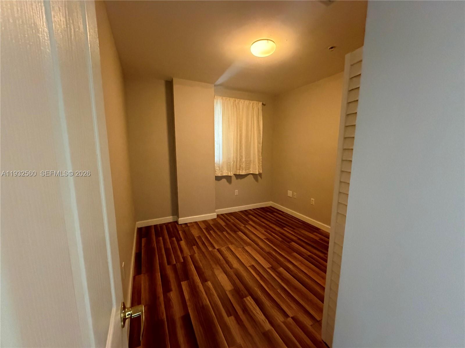 SHAMROCK BY THE GABLES CO - Residential Lease