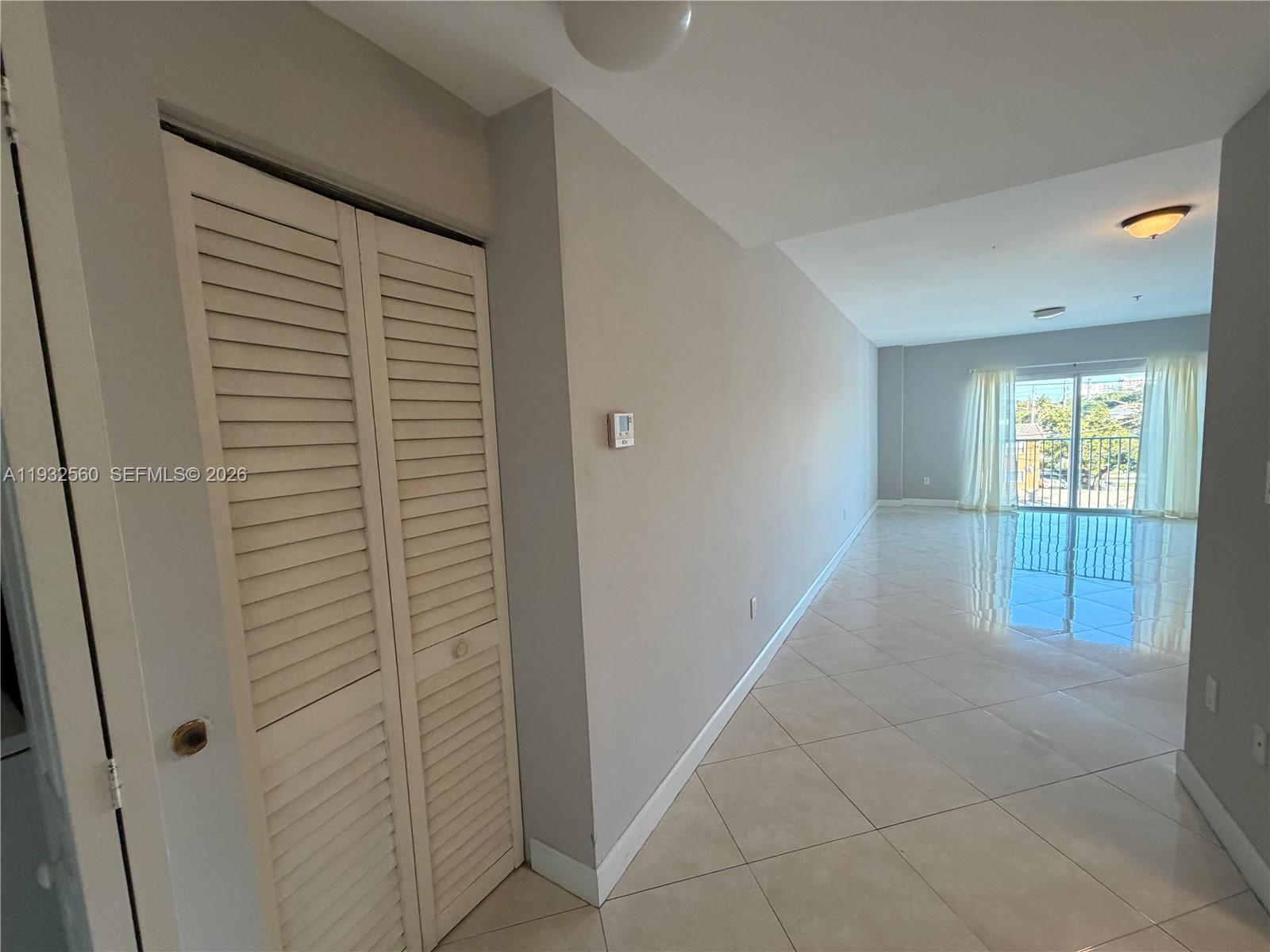 SHAMROCK BY THE GABLES CO - Residential Lease