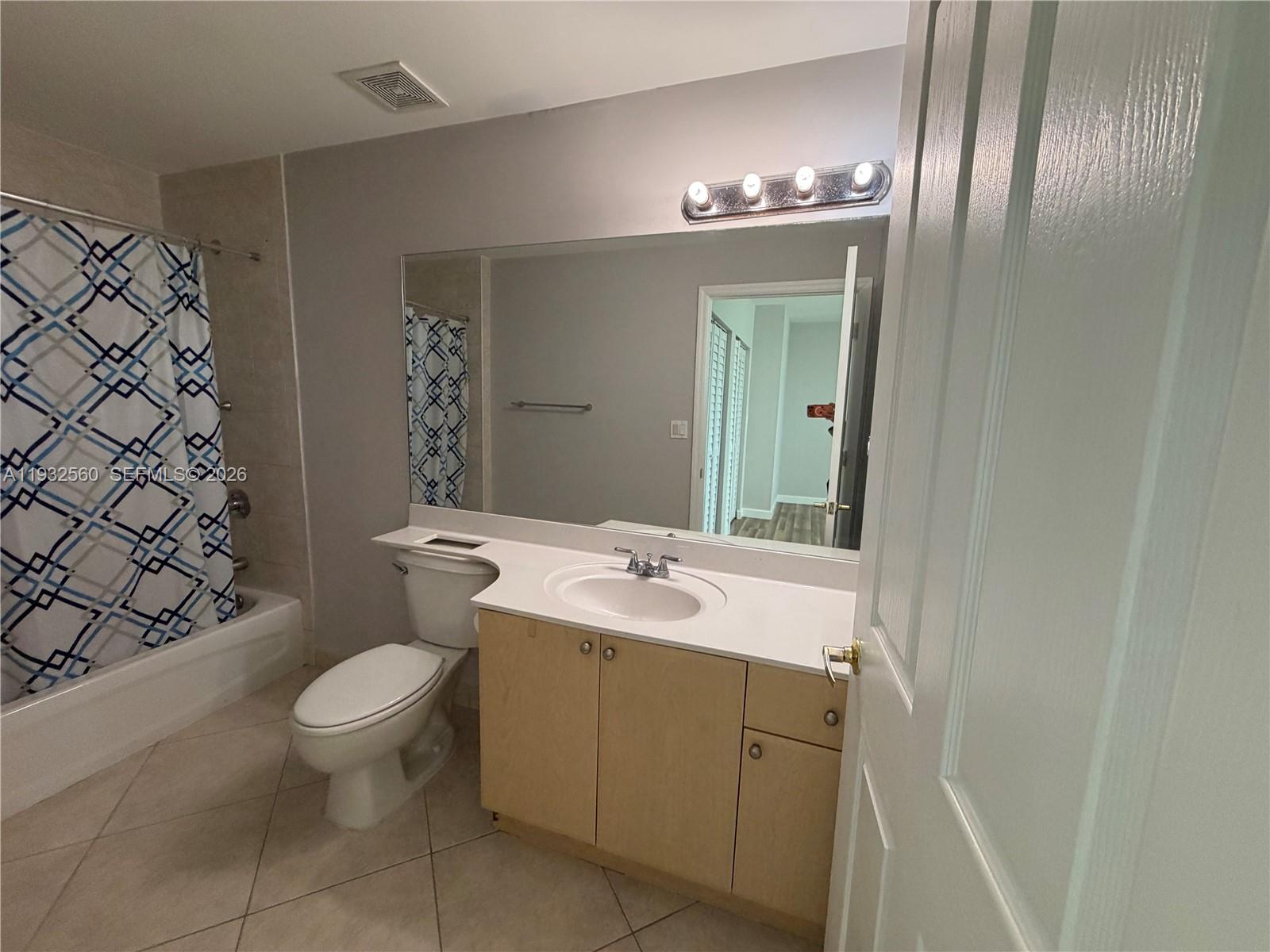 SHAMROCK BY THE GABLES CO - Residential Lease