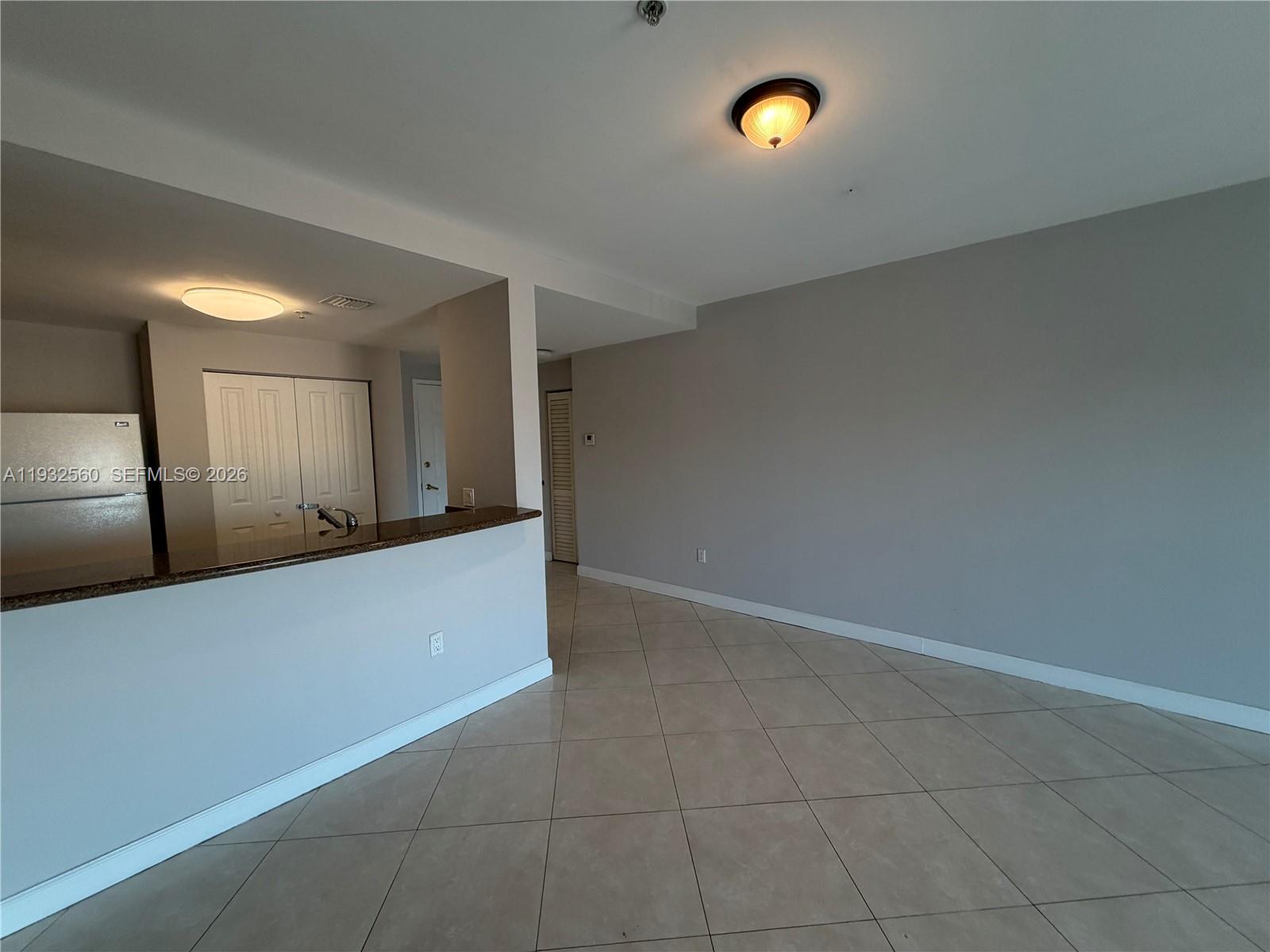 SHAMROCK BY THE GABLES CO - Residential Lease