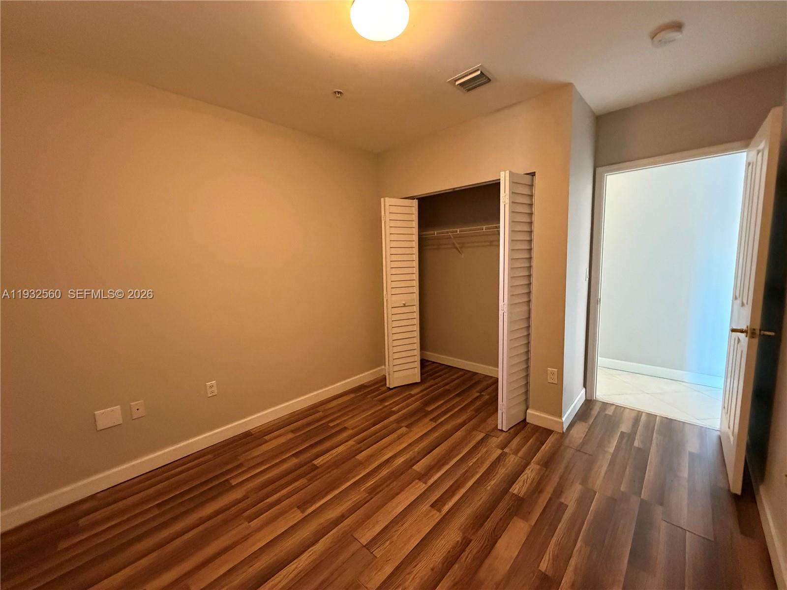 SHAMROCK BY THE GABLES CO - Residential Lease