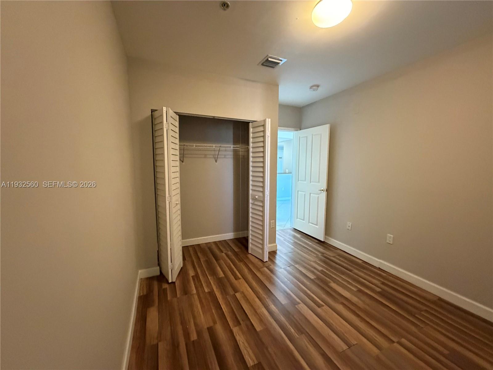 SHAMROCK BY THE GABLES CO - Residential Lease