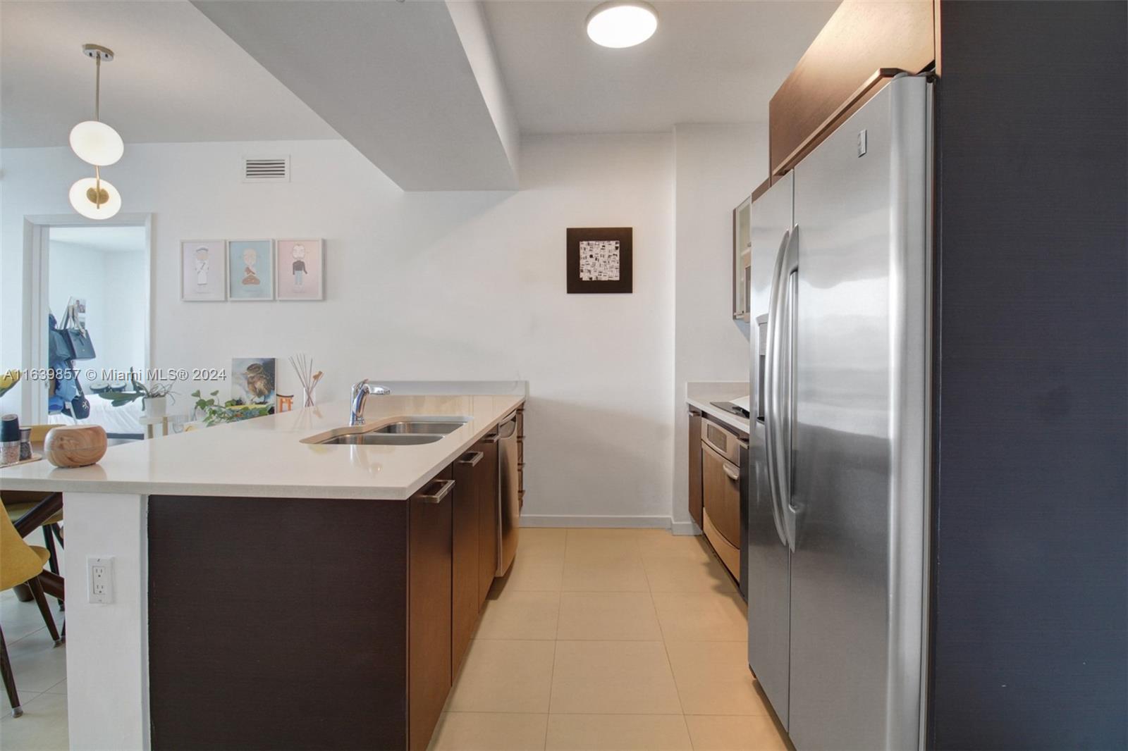 GALLERY ART CONDO - Residential Lease
