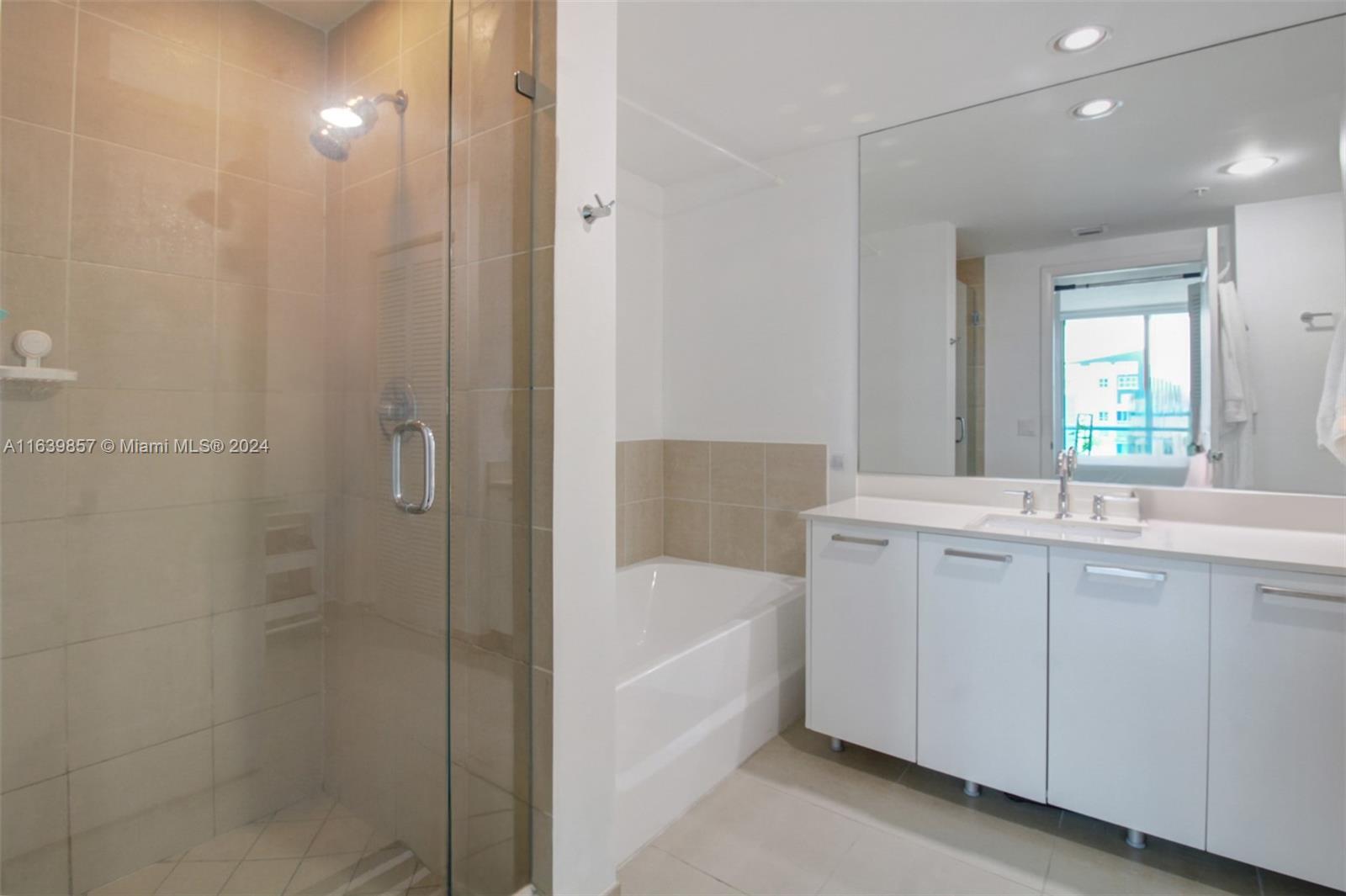 GALLERY ART CONDO - Residential Lease