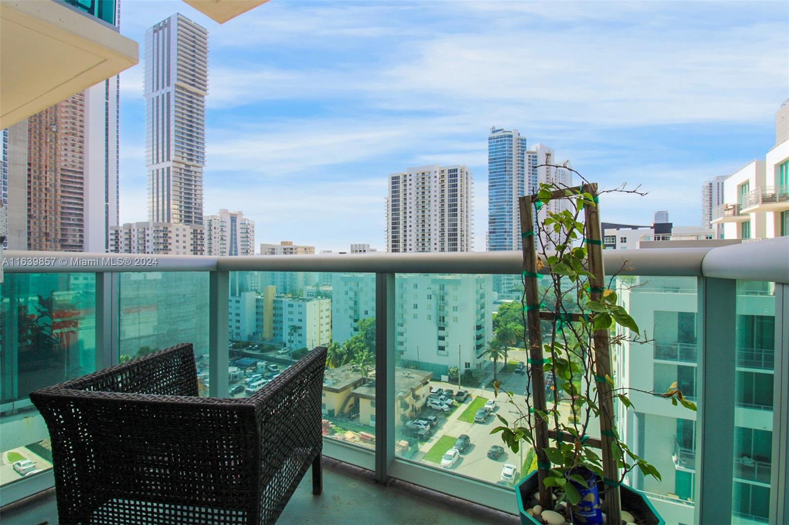 GALLERY ART CONDO - Residential Lease