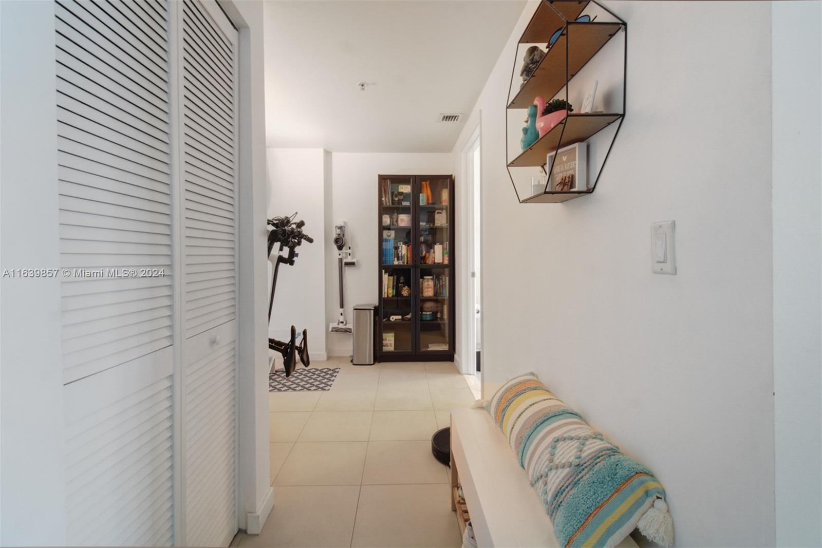 GALLERY ART CONDO - Residential Lease