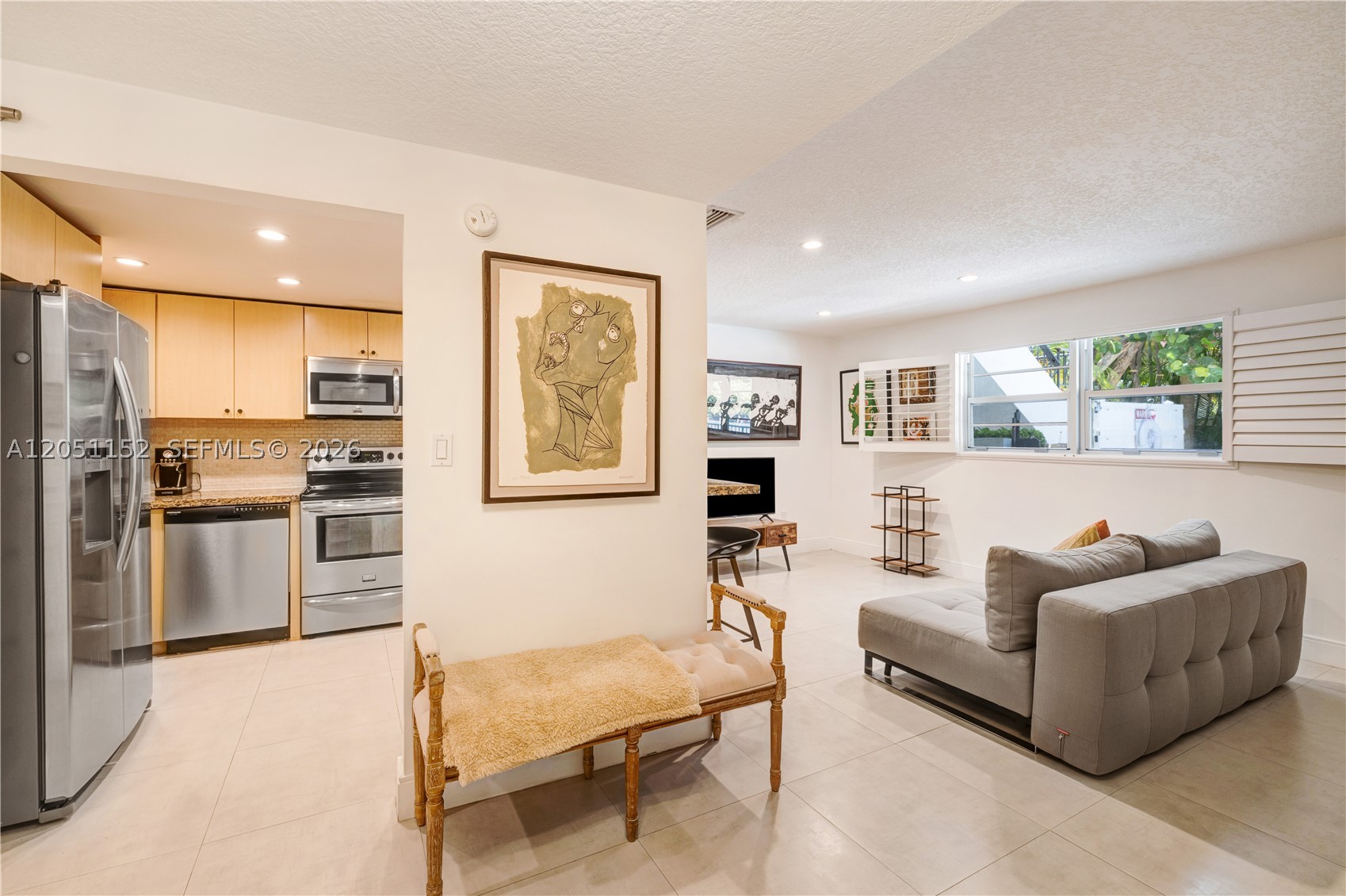 THE MAJORCAS CONDO - Residential Lease