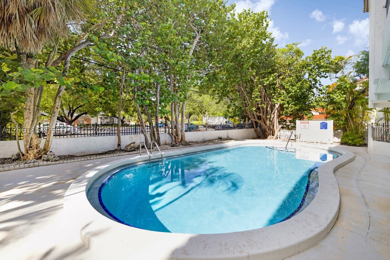 THE MAJORCAS CONDO - Residential Lease