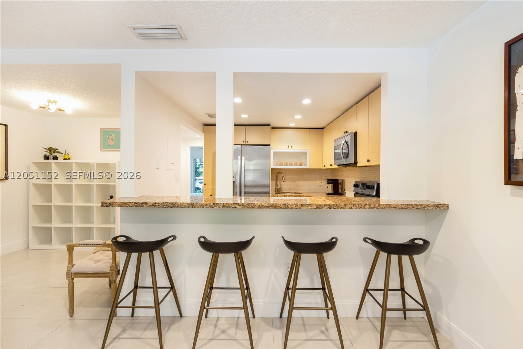 THE MAJORCAS CONDO - Residential Lease