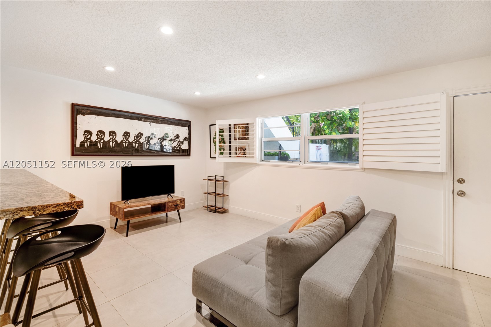 THE MAJORCAS CONDO - Residential Lease