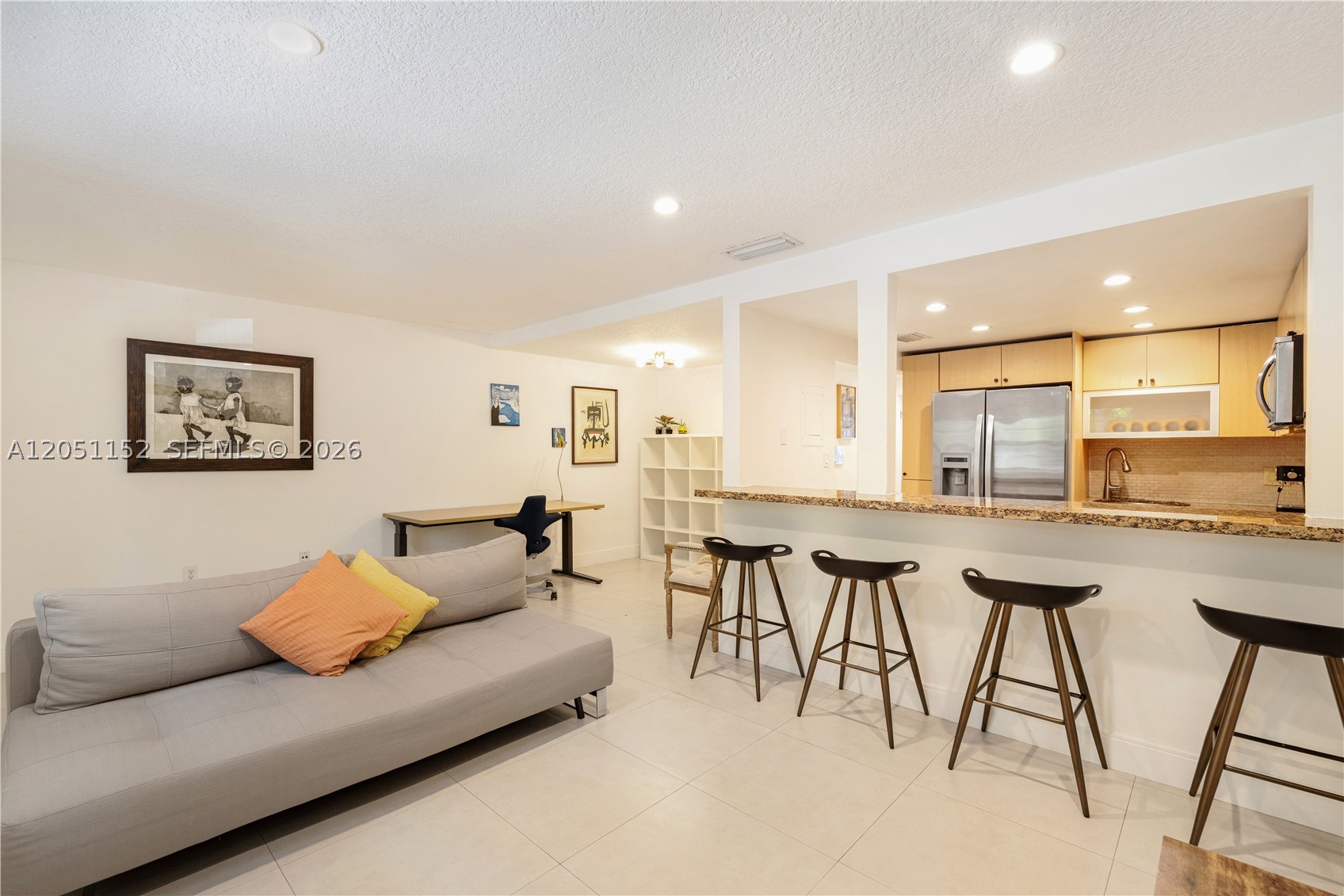 THE MAJORCAS CONDO - Residential Lease