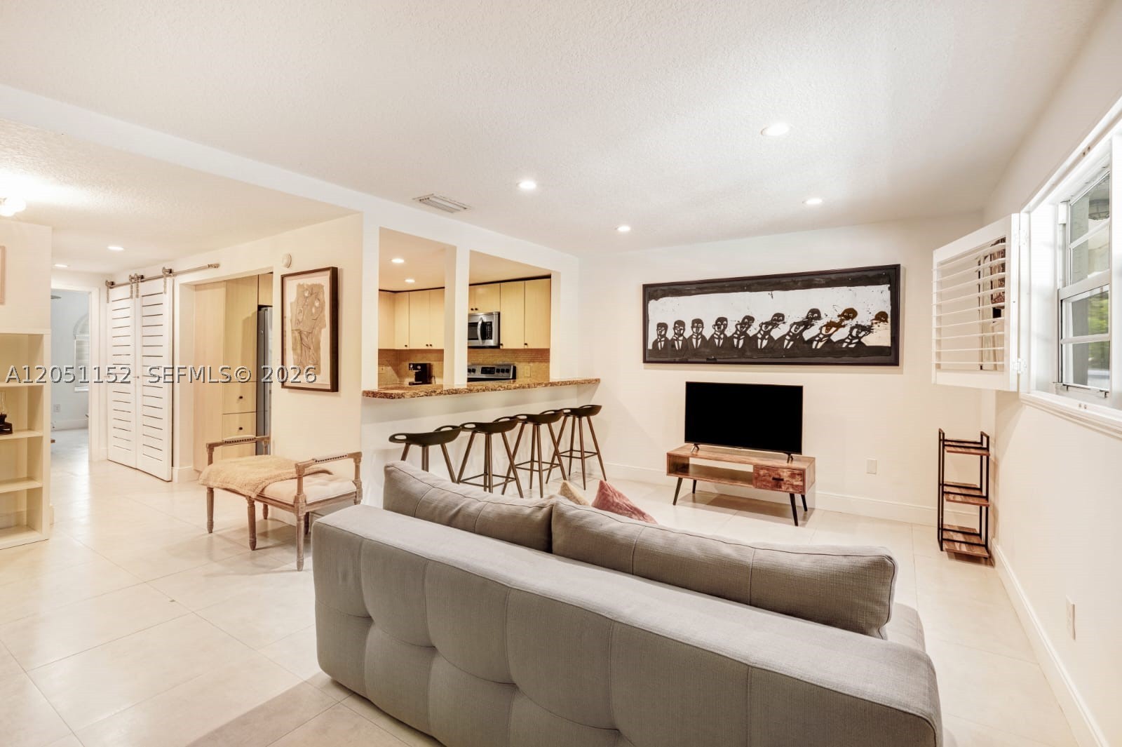 THE MAJORCAS CONDO - Residential Lease