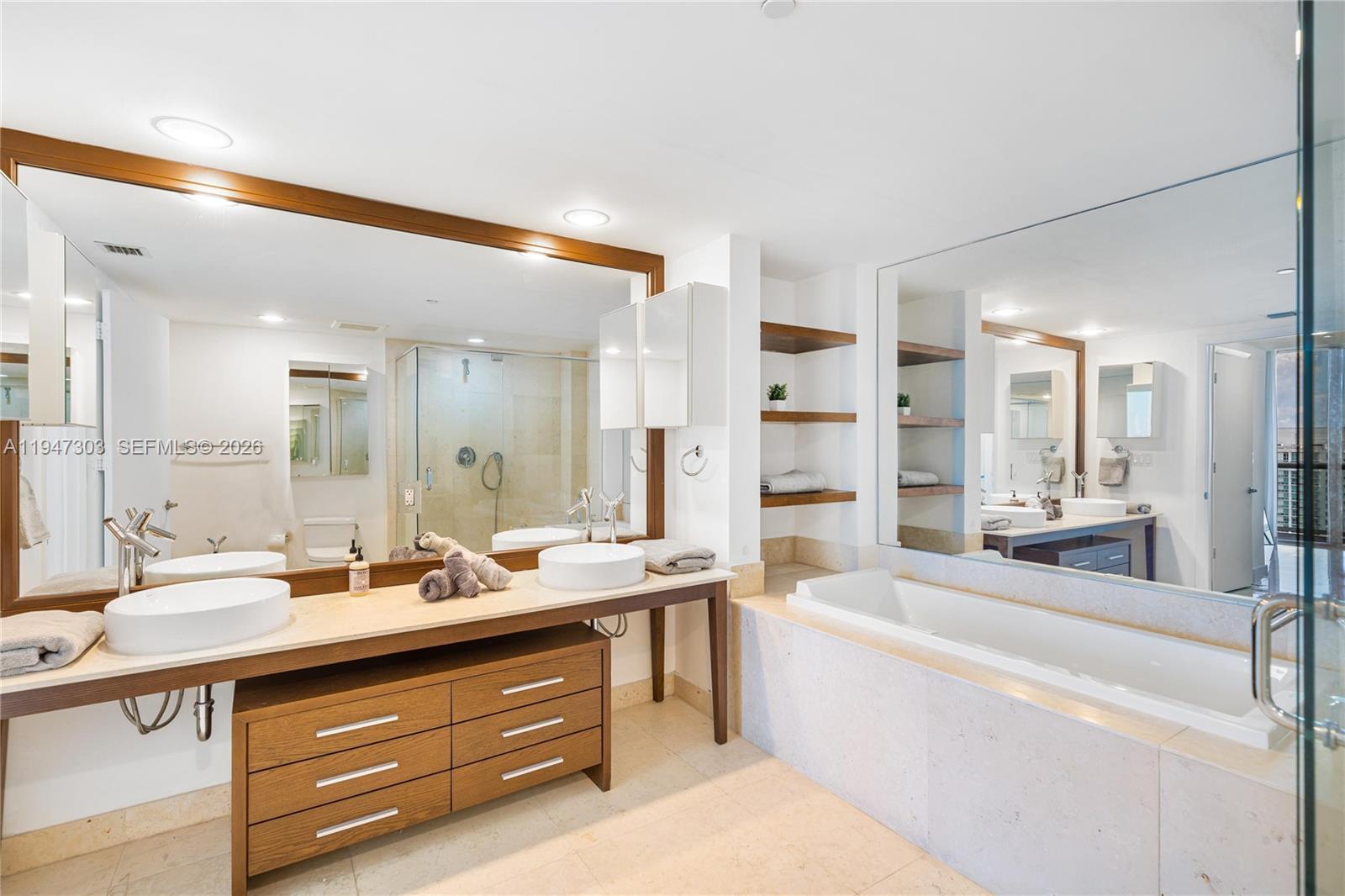 ICON BRICKELL NO TWO - Residential