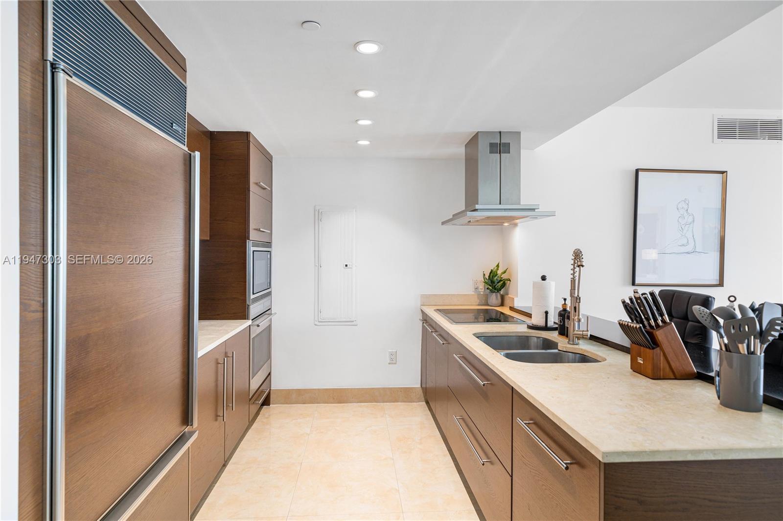 ICON BRICKELL NO TWO - Residential
