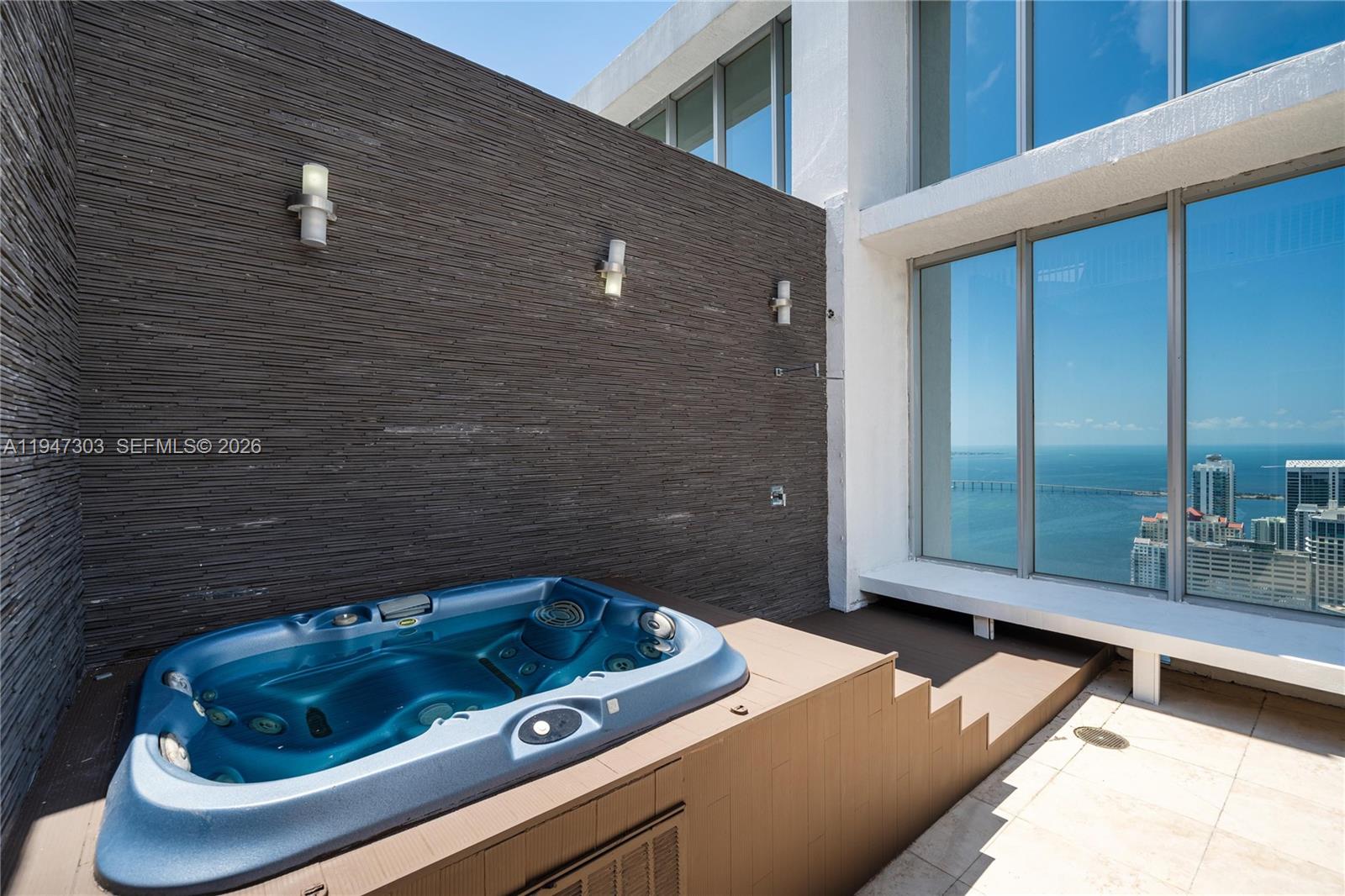 ICON BRICKELL NO TWO - Residential