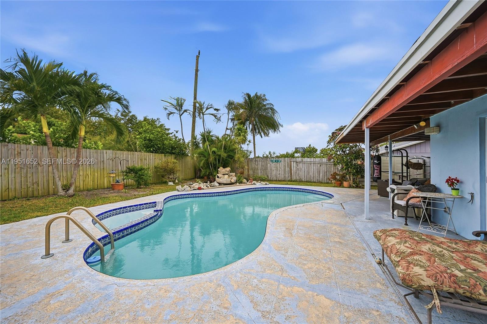 PINE RIDGE - Residential