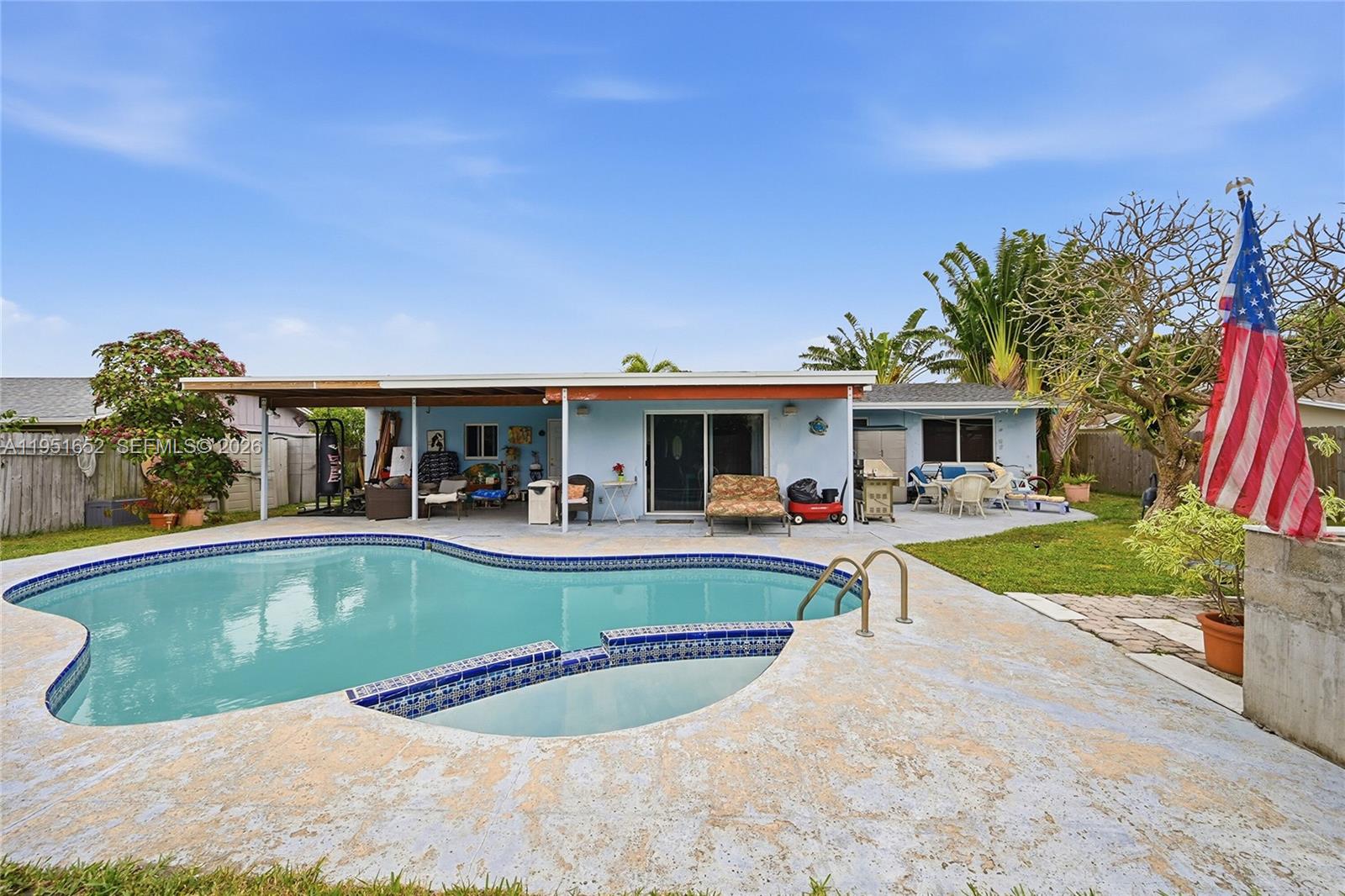PINE RIDGE - Residential