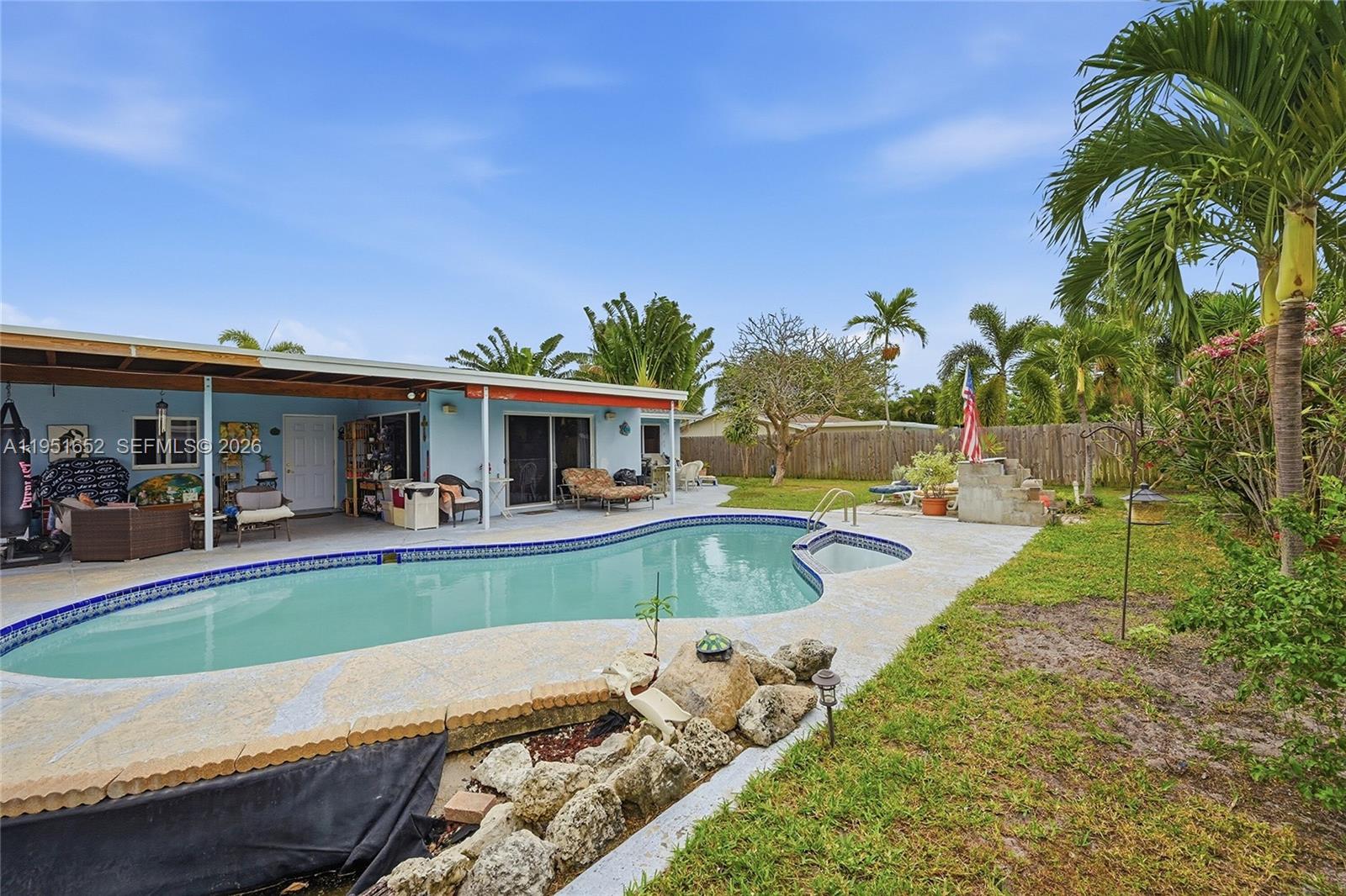 PINE RIDGE - Residential