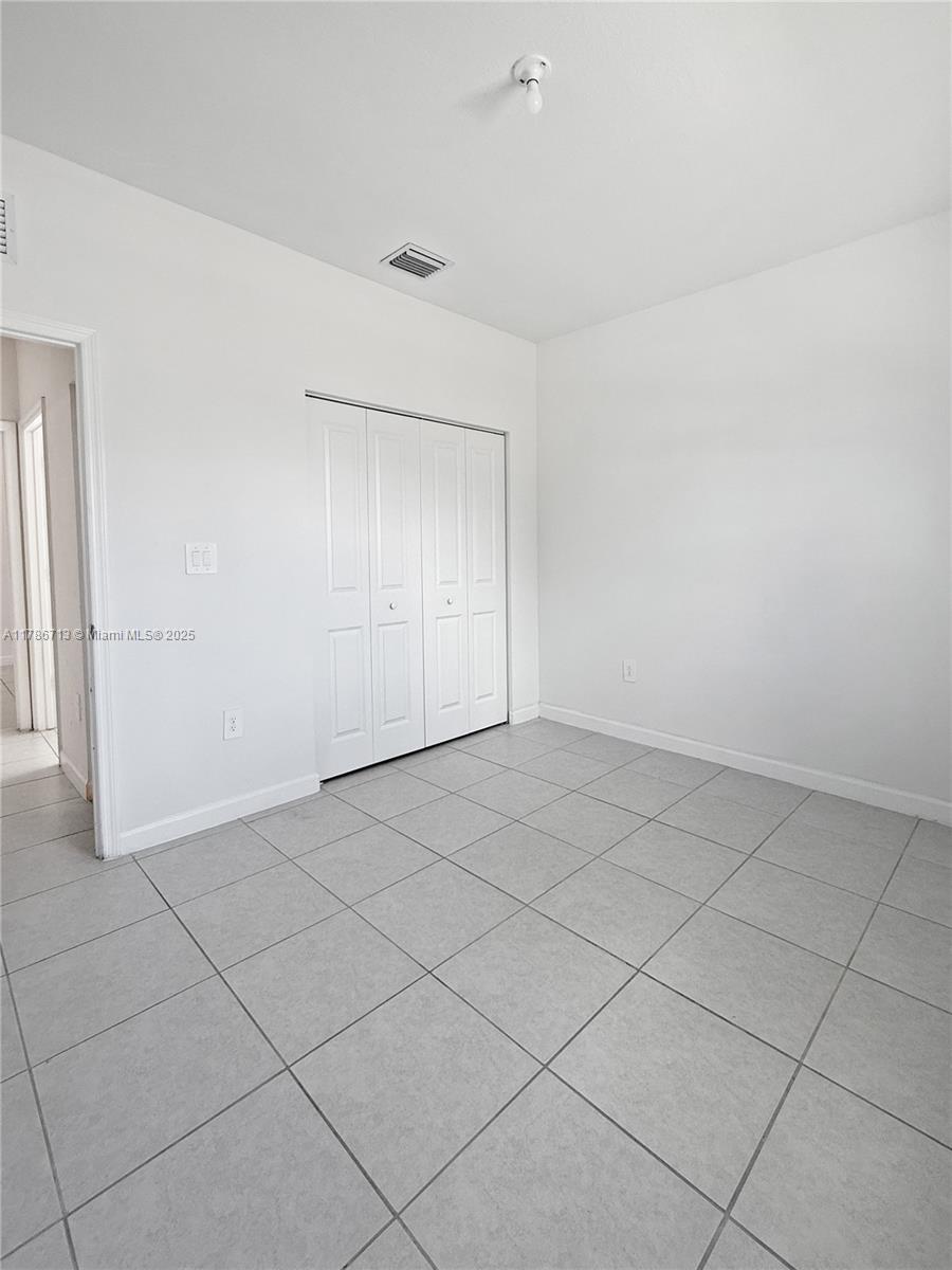 ESTATES AT SILVER PALM - Residential Lease