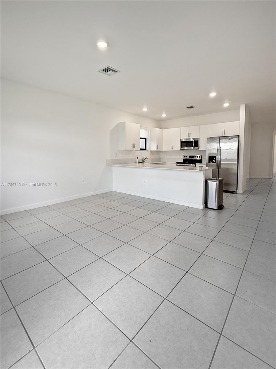 ESTATES AT SILVER PALM - Residential Lease