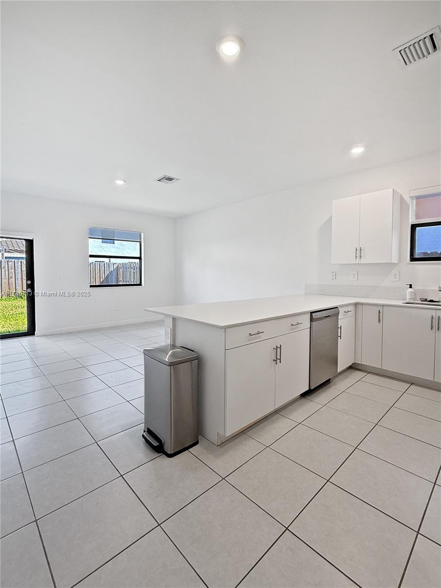 ESTATES AT SILVER PALM - Residential Lease