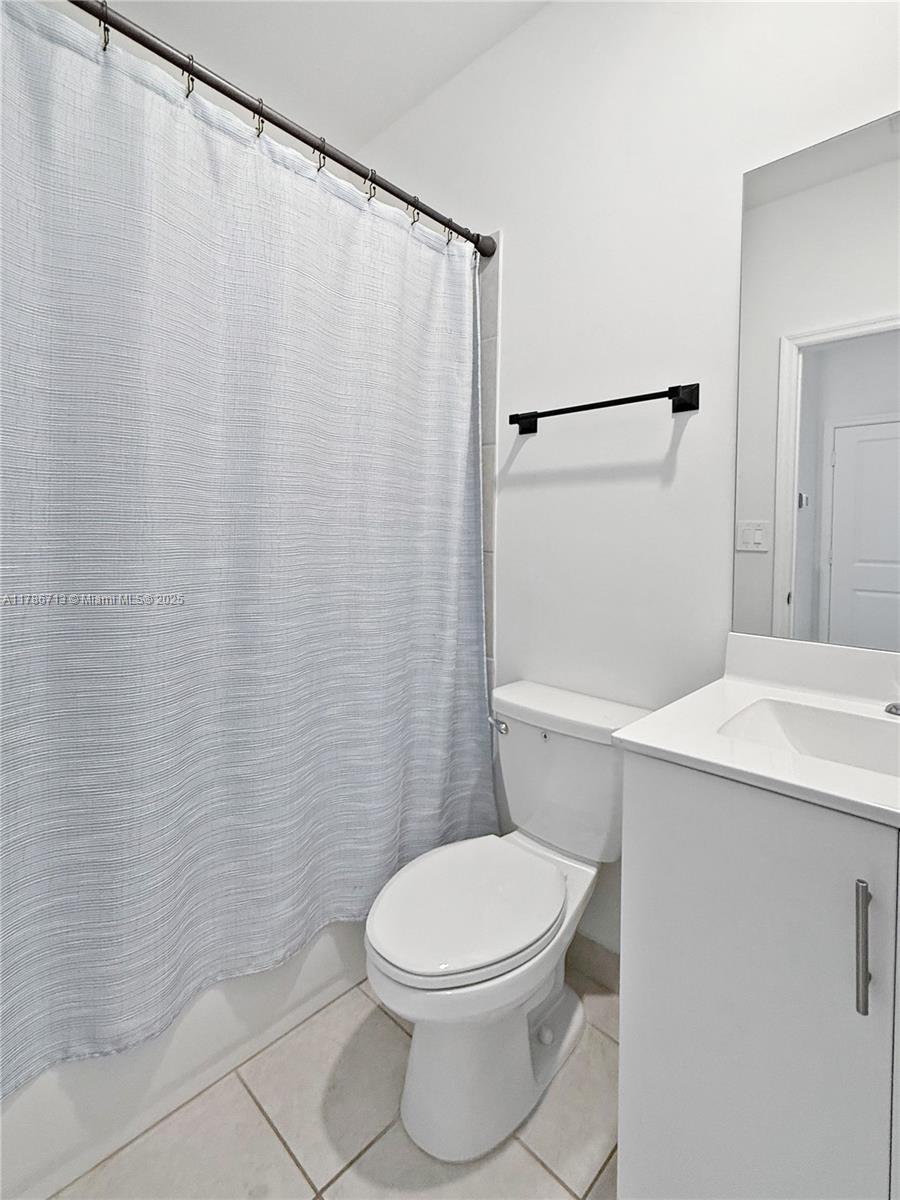 ESTATES AT SILVER PALM - Residential Lease