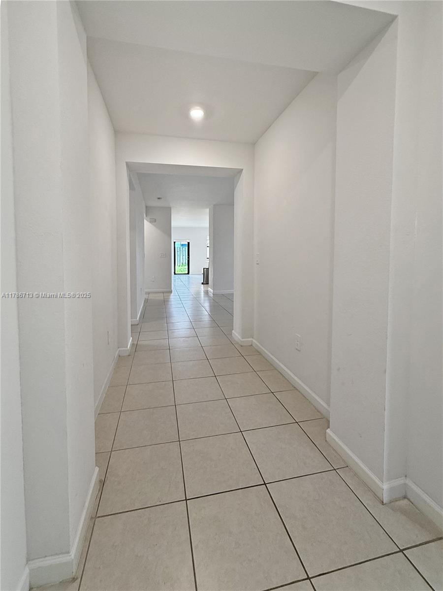 ESTATES AT SILVER PALM - Residential Lease