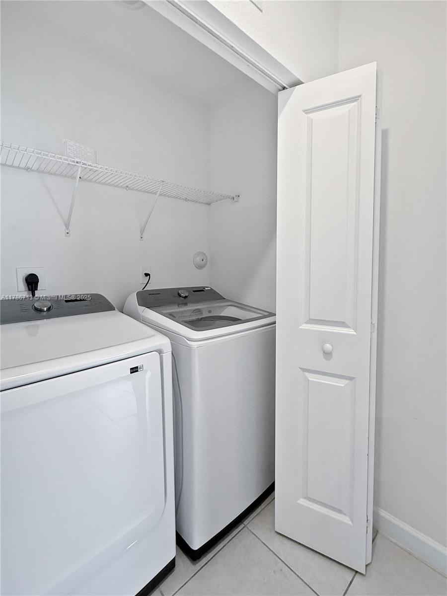 ESTATES AT SILVER PALM - Residential Lease